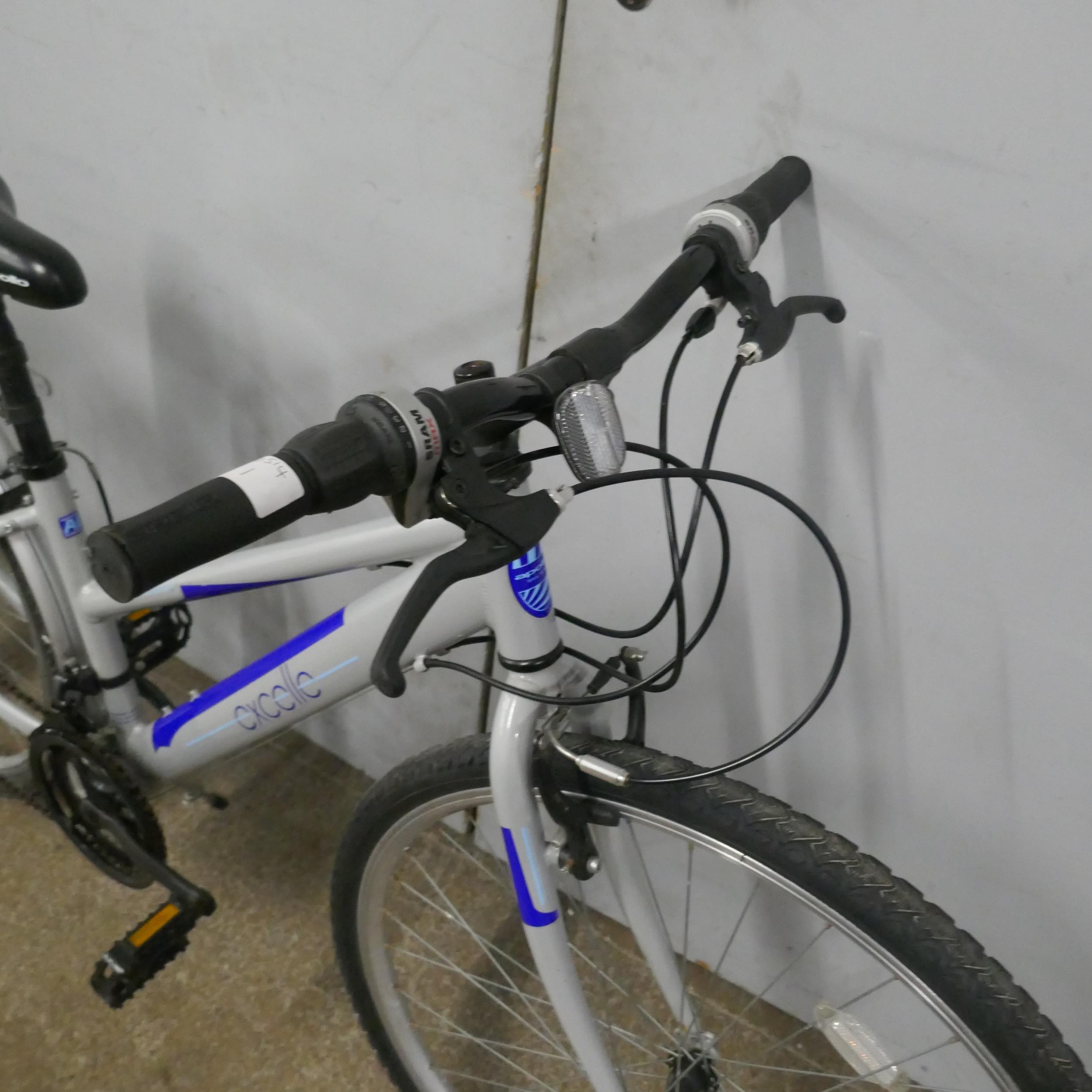 An Apollo Excelle lady's mountain bike