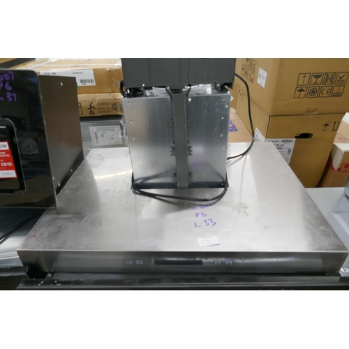 4296 - A Hotpoint Hood, a CDA cooker hood (607-33,37) *This lot is subject to VAT