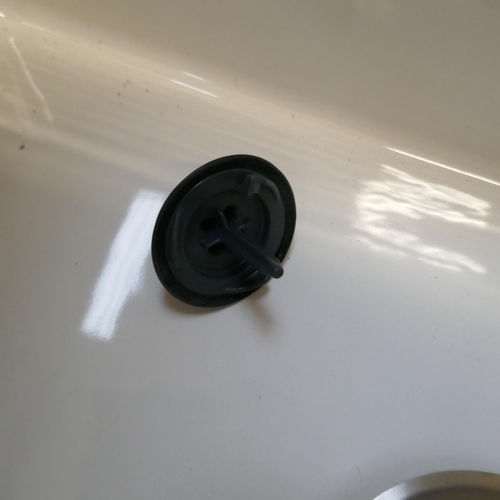 4242 - A Paros 1.5 bowl, right hand draing undermount sink (607-239) *This lot is subject to VAT