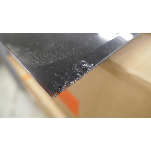 4250 - Two AEG 5 ring cooker hobs (607-233,234)( Both damaged) *This lot is subject to VAT