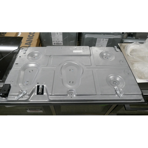 4253 - An AEG induction 4 zone hob with Senseboil, an AEG 5 ring cooker hob (missing parts both damaged) (6... 