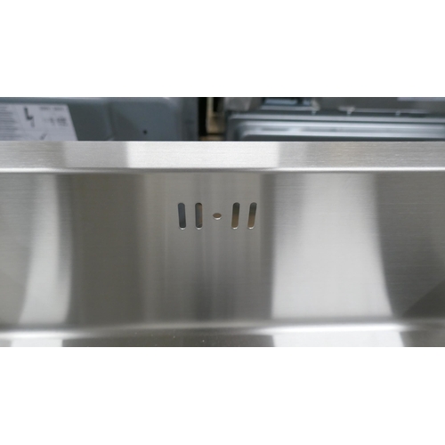 4256 - A Stainless steel sink (607-149) *This lot is subject to VAT