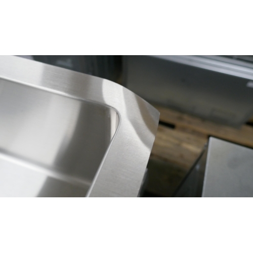 4256 - A Stainless steel sink (607-149) *This lot is subject to VAT