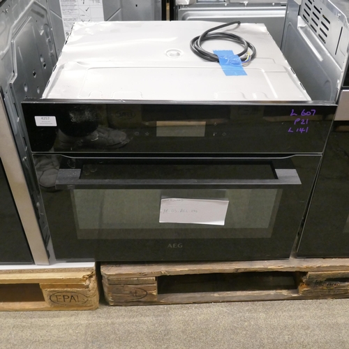 4257 - An AEG combi microwave (607-141) *This lot is subject to VAT