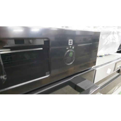 4272 - A Zanussi single pyrolytic oven (607-144) *This lot is subject to VAT