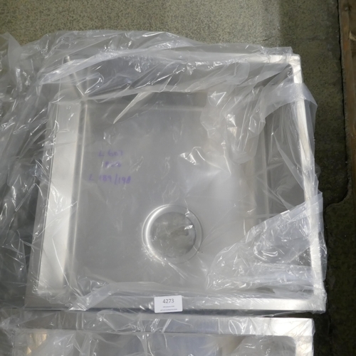 4273 - Two Idro stainless steel 1.0 bowl sinks (607-189,190) *This lot is subject to VAT