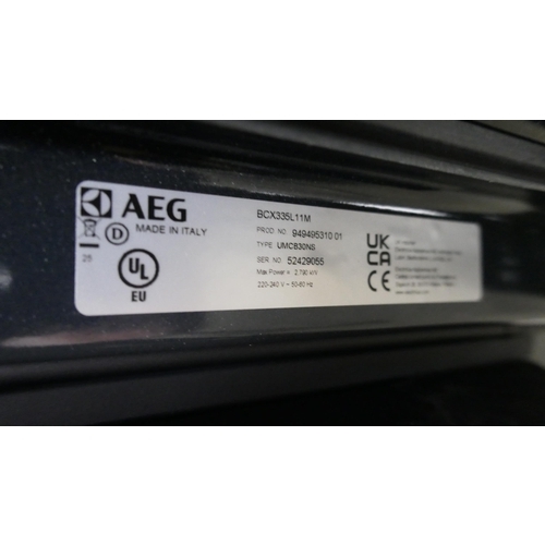 4245 - An AEG single multifunction oven (607-87)(Transit damaged) *This lot is subject to VAT
