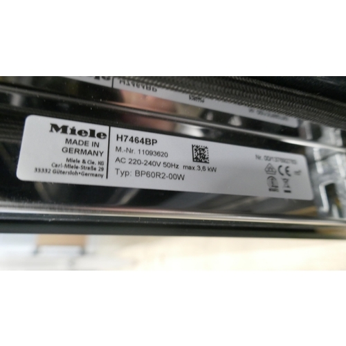 4252 - A Miele single oven (607-143) *This lot is subject to VAT