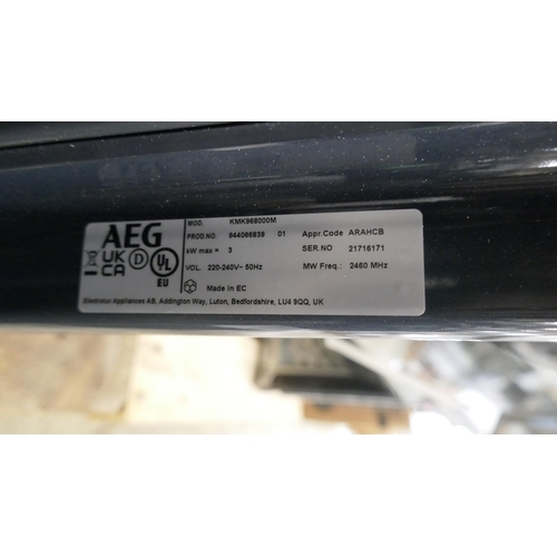 4274 - An AEG combi microwave  (607-147)(Transit damaged) *This lot is subject to VAT