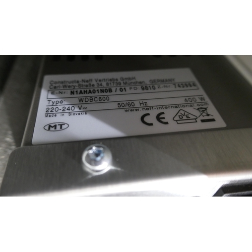 4276 - A NEFF warming drawer (607-128) *This lot is subject to VAT