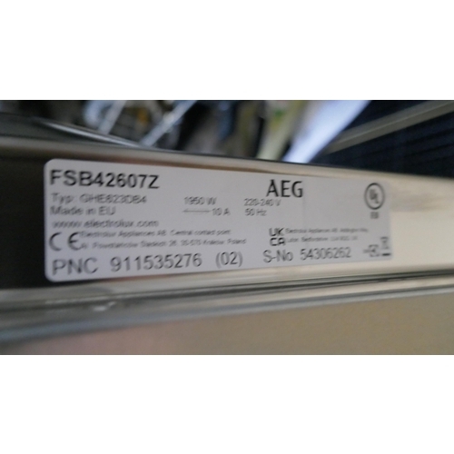 4400 - An AEG fully integrated dishwasher (607-218) *This lot is subject to VAT