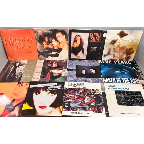 2107 - A collection of 48 7