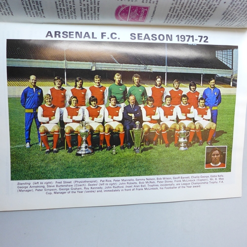 2026 - A 1972 FA Cup Final programme, Arsenal v Leeds and a Leeds pennant