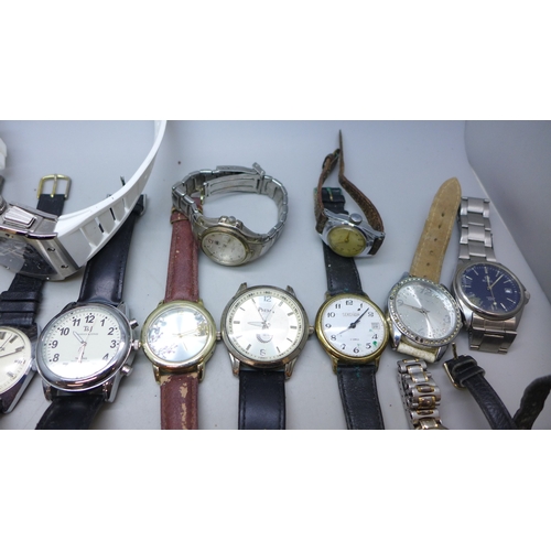 2030 - A collection of wristwatches