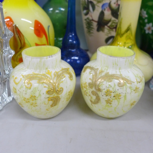 2061 - A collection of glass items to include Murano, hand blown large dish, Victorian glass, posy vases, a... 