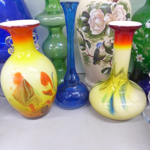 2061 - A collection of glass items to include Murano, hand blown large dish, Victorian glass, posy vases, a... 