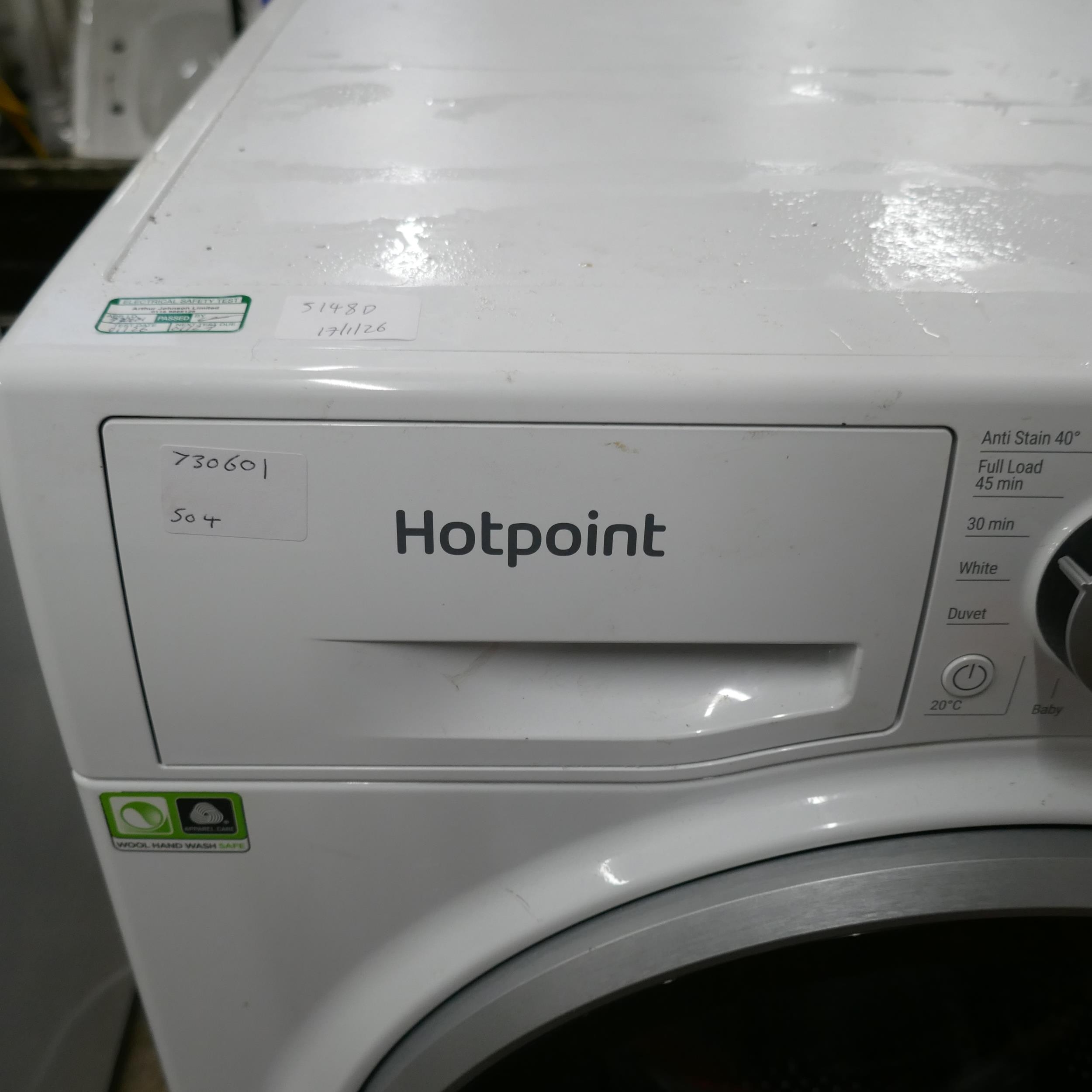 A Hotpoint 7kg free standing under counter washing machine