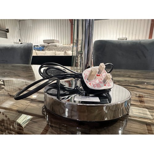 3072 - A pair of black and chrome table lamps