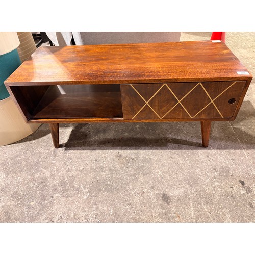 3088 - A darkwood sliding door media unit