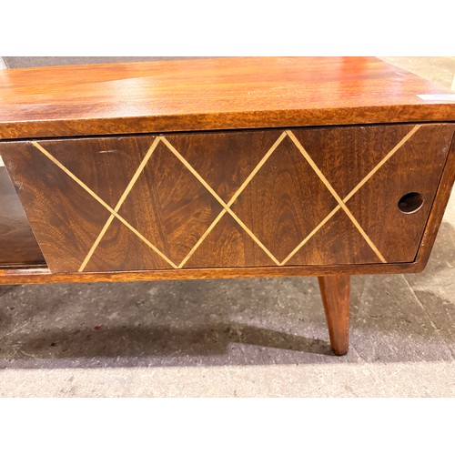 3088 - A darkwood sliding door media unit