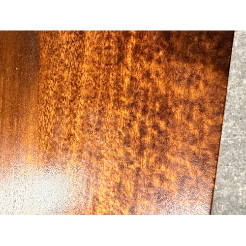 3088 - A darkwood sliding door media unit