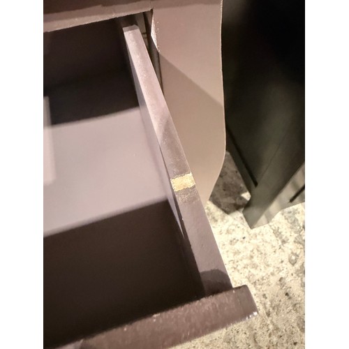 3113 - A light brown single drawer lamp table (damaged/marked)