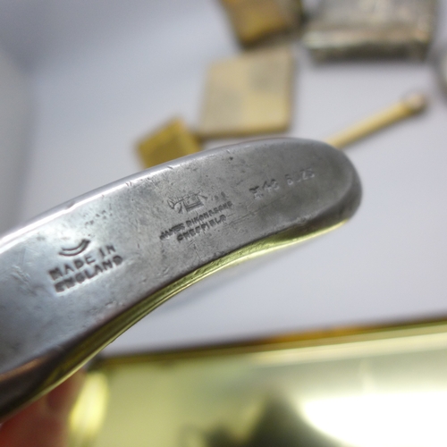 2015 - Two silver plate hip flasks, a compact, hand warmer, trinket box, etc.