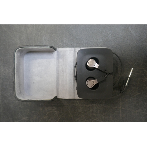 A quantity of assorted Bang and Olufsen items including two multi-media ...