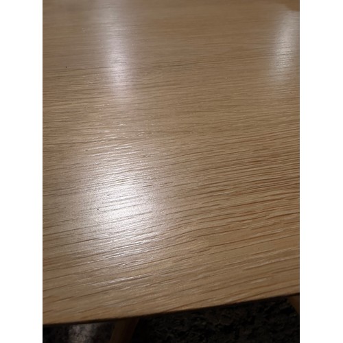 3094 - An oak lamp table
