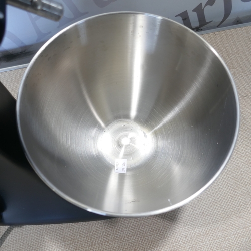 6005 - A Kitchenaid Classic food mixer, original RRP £208.33 + VAT (377-368) *This lot is subject to VAT
