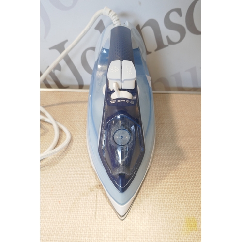 6030 - A Philips steam iron (376-89) *This lot is subject to VAT