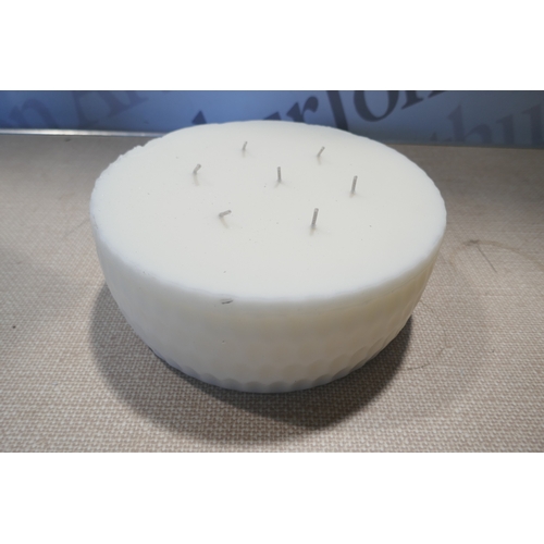 6044 - A Torc 7 wick candle,  (377-117,150) *This lot is subject to VAT