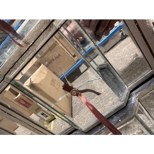 3073B - A mirrored 3 drawer chest (cracked/damaged)