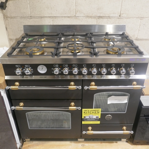 3284 - A Bertazzoni master series, 6 burner dual fuel wide range cooker - Model HER1006MFETNET (619-148) *T...