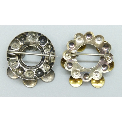 7065 - Scandinavian jewellery - two Norwegian solje wedding brooches, one marked .830, the other tests as s... 
