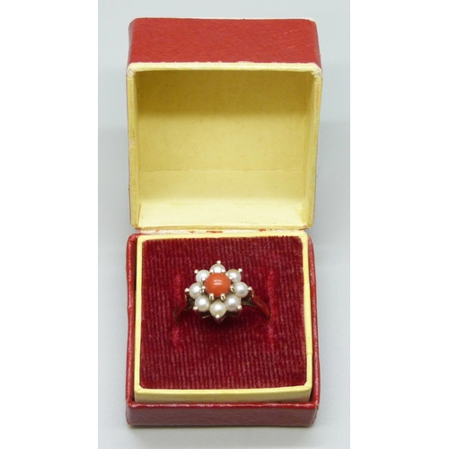 7089 - A 14ct gold, pearl and coral cluster ring, 2.8g, O