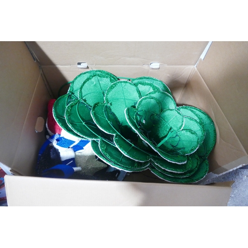 6001 - A Christmas LED stacked penguins decoration, original RRP £169.99 + VAT (377-36) *This lot is subjec... 