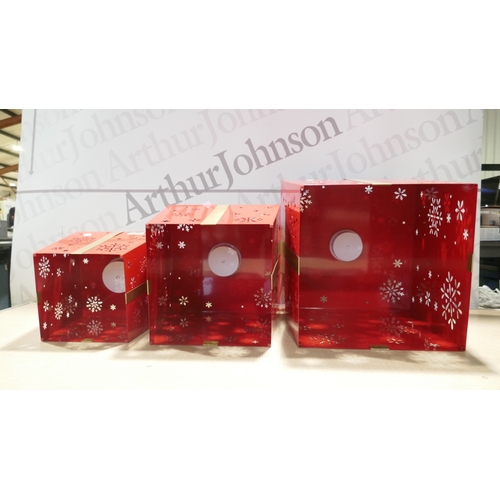 6005 - An LED metal Christmas gift box  assortment (377-465) *This lot is subject to VAT
