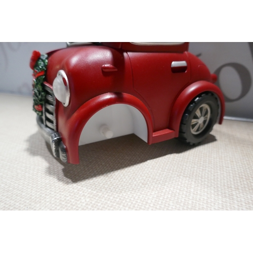 6014 - An LED christmas spinning car water dome ( missing wheel), (377-38) *This lot is subject to VAT