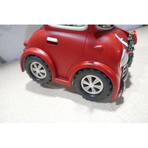 6014 - An LED christmas spinning car water dome ( missing wheel), (377-38) *This lot is subject to VAT
