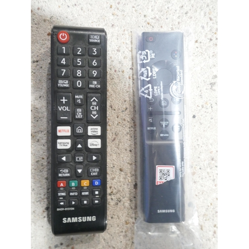 6220B - A Samsung 65