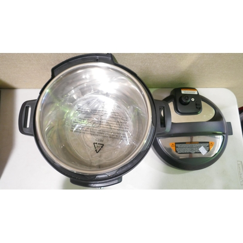 6272 - An Instant Pot Duo Easy multi-cooker (378-357) *This lot is subject to VAT