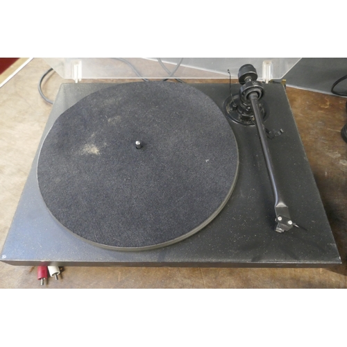 A quantity of turntables including Stanton STR8-30 direct drive ...