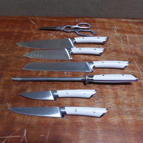 6128 - A Cangshan knife block with knives (377-151) *This lot is subject to VAT