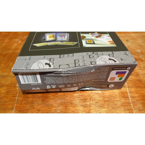 6191 - A Lego Game Boy, (378-352) *This lot is subject to VAT