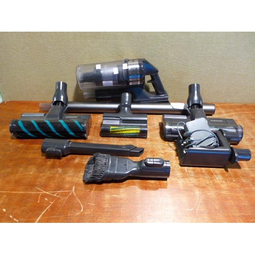6194 - A Samsung Jet 75 stick vacuum cleaner with charger, original RRP £249.99 + VAT (378-434) *This lot i... 