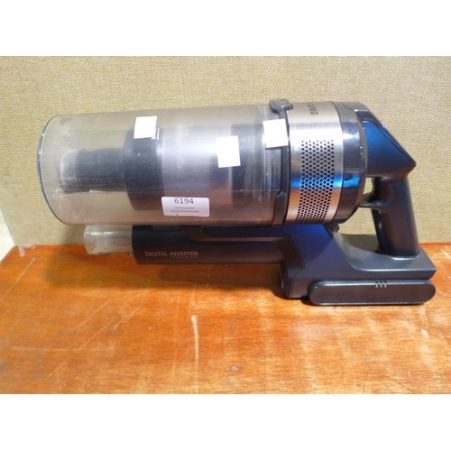 6194 - A Samsung Jet 75 stick vacuum cleaner with charger, original RRP £249.99 + VAT (378-434) *This lot i... 
