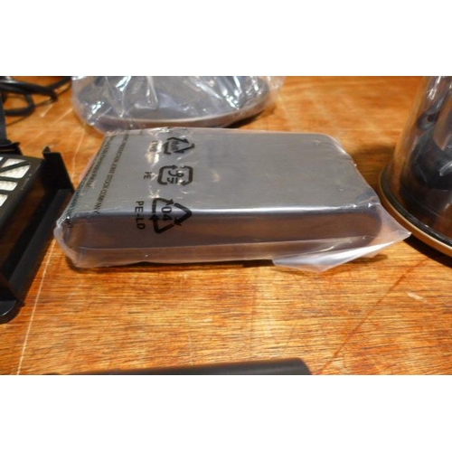 6199 - A quantity of Samsung Bespoke Jet Plus vacuum cleaner spares including battery, original RRP £479.99... 