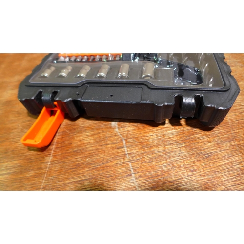 6204 - A Black and Decker mini tool kit, * This lot is subject to VAT