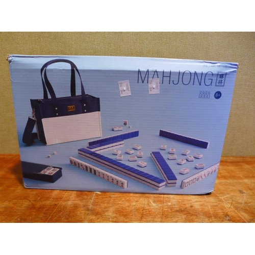 6208 - A mahjong set in a carry bag, (378-366) *This lot is subject to VAT